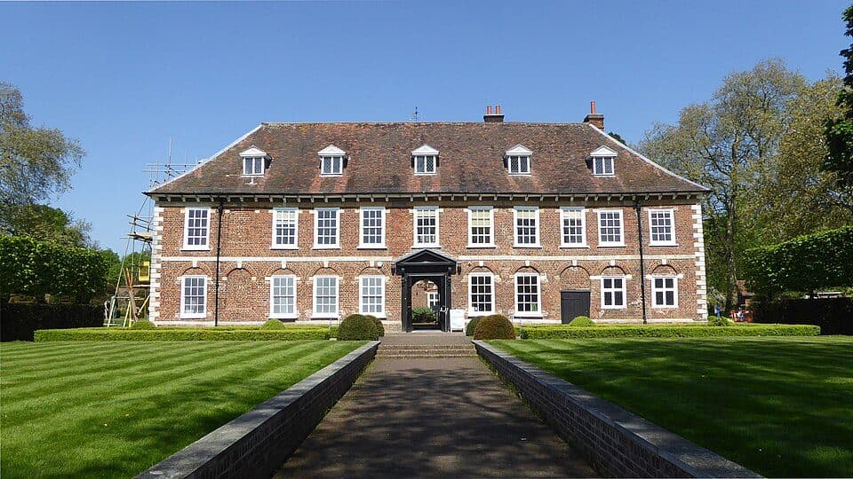 hall-place-and-gardens 2