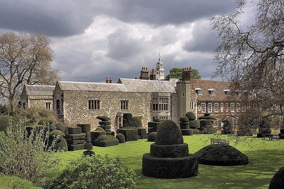 hall-place-and-gardens 3