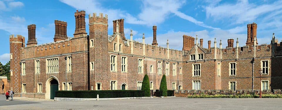 hampton-court-palace 1